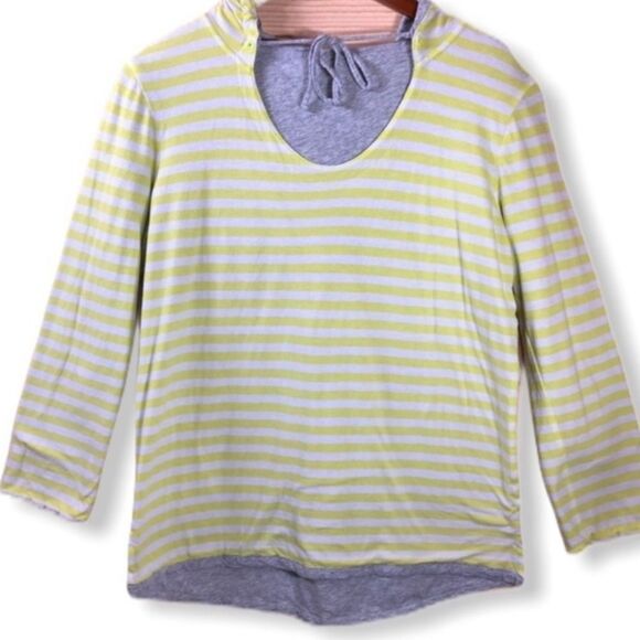 Reversible‎ Hooded Shirt - Picture 1 of 9